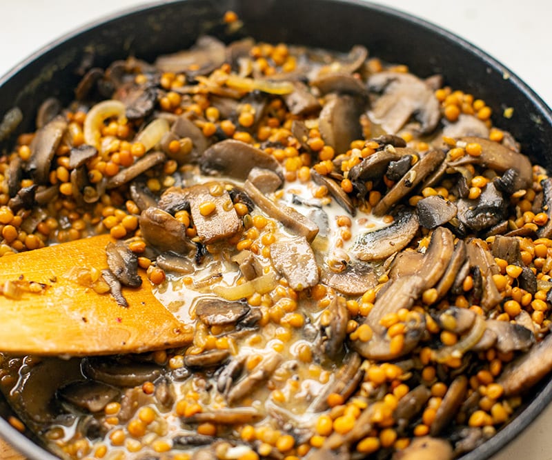 How to make stroganoff with mushrooms and lentils