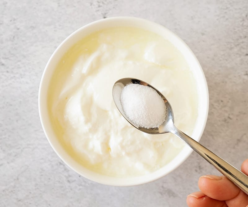 Mix yoghurt with baking soda