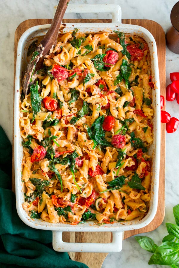 Baked feta pasta with tomatoes