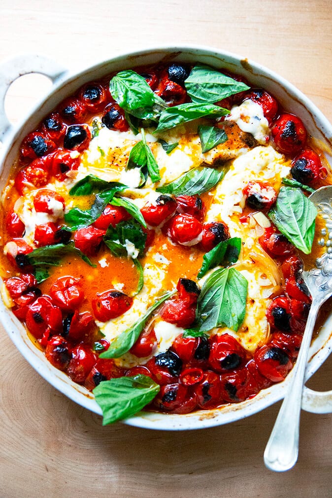 Baked feta with tomatoes without pasta
