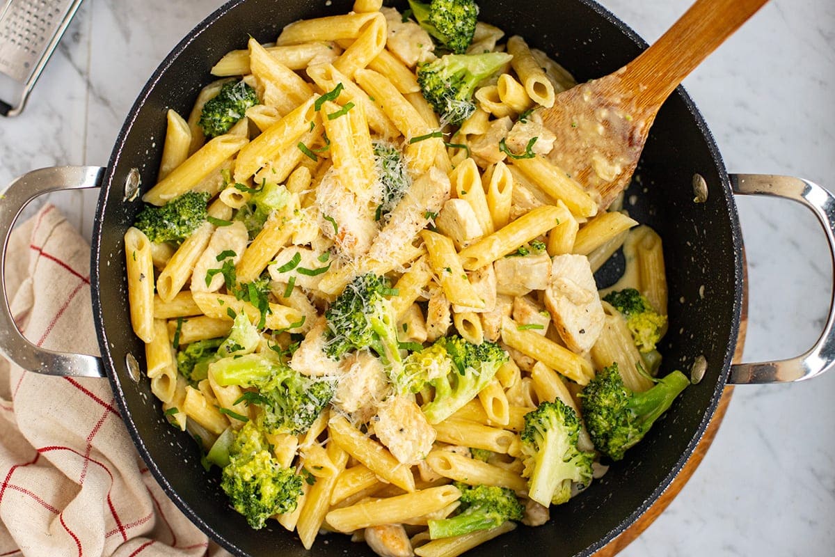 Chicken Alfredo Pasta With Broccoli