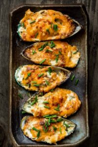 Baked Mussels with Cheese and Garlic