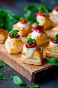 vegetarian puff pastry appetizer - caprese bites