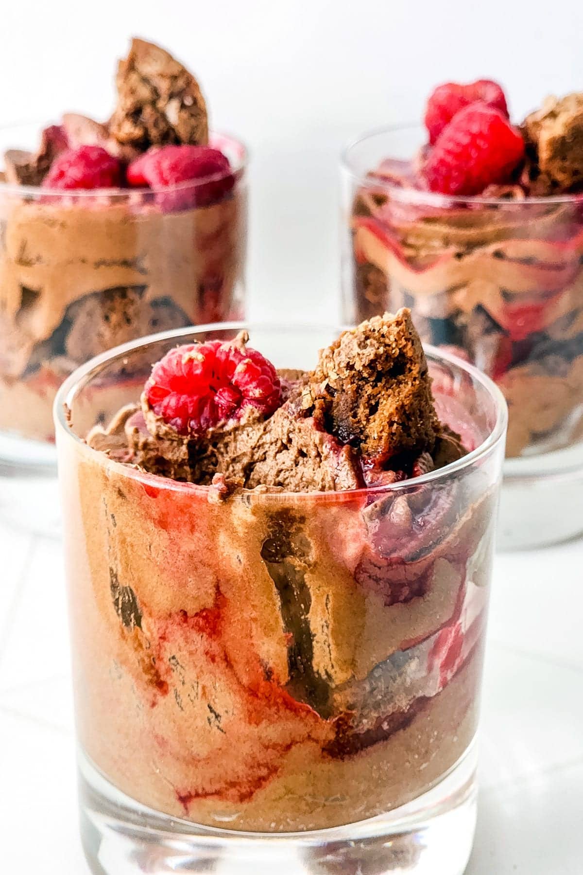 raspberry chocolate parfait mousse cups