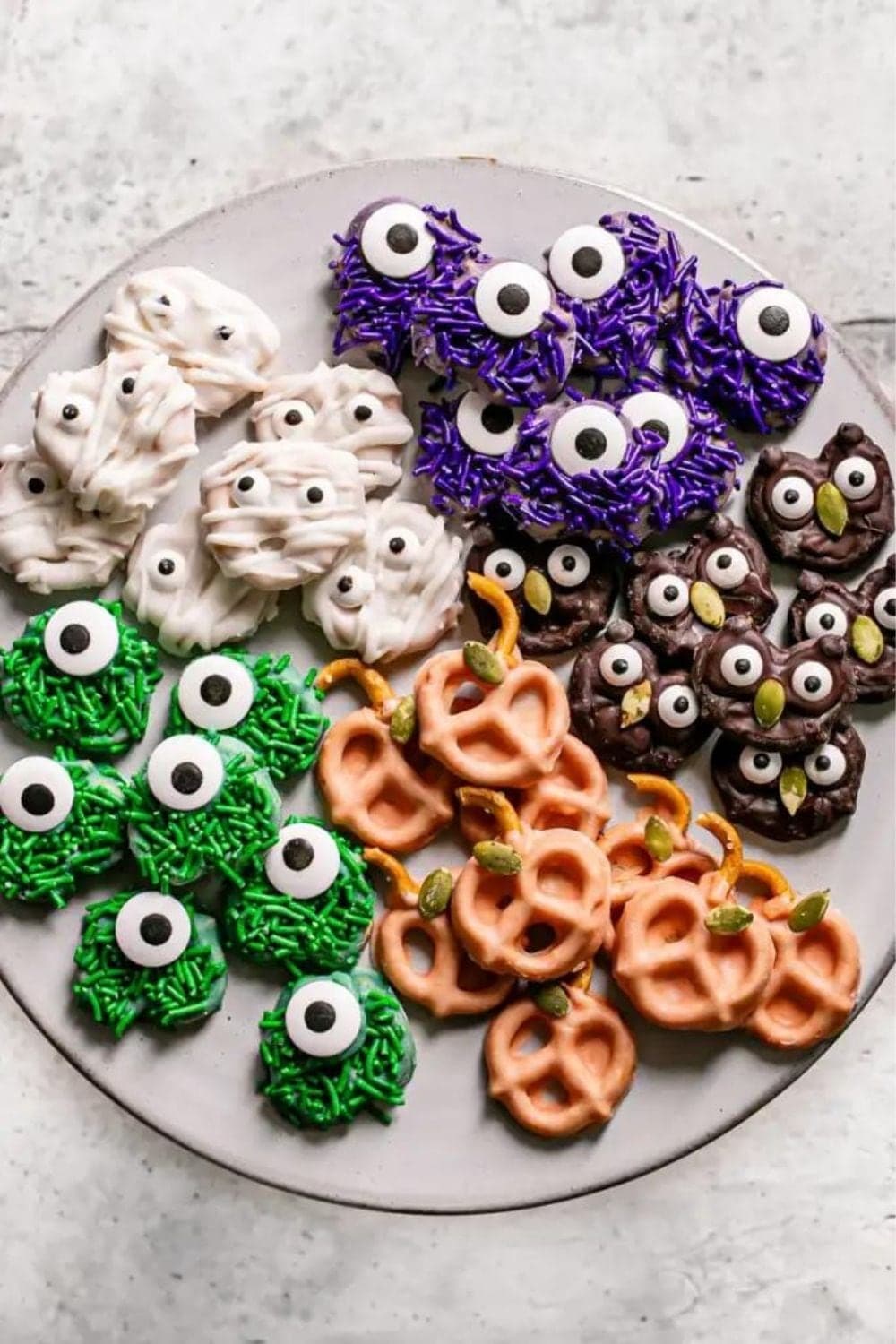 Halloween Chocolate Covered Pretzel Board