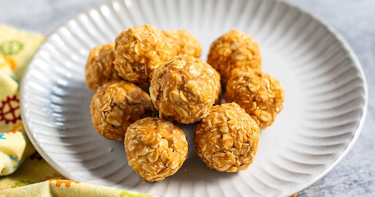 3Ingredient Peanut Butter Oatmeal Balls