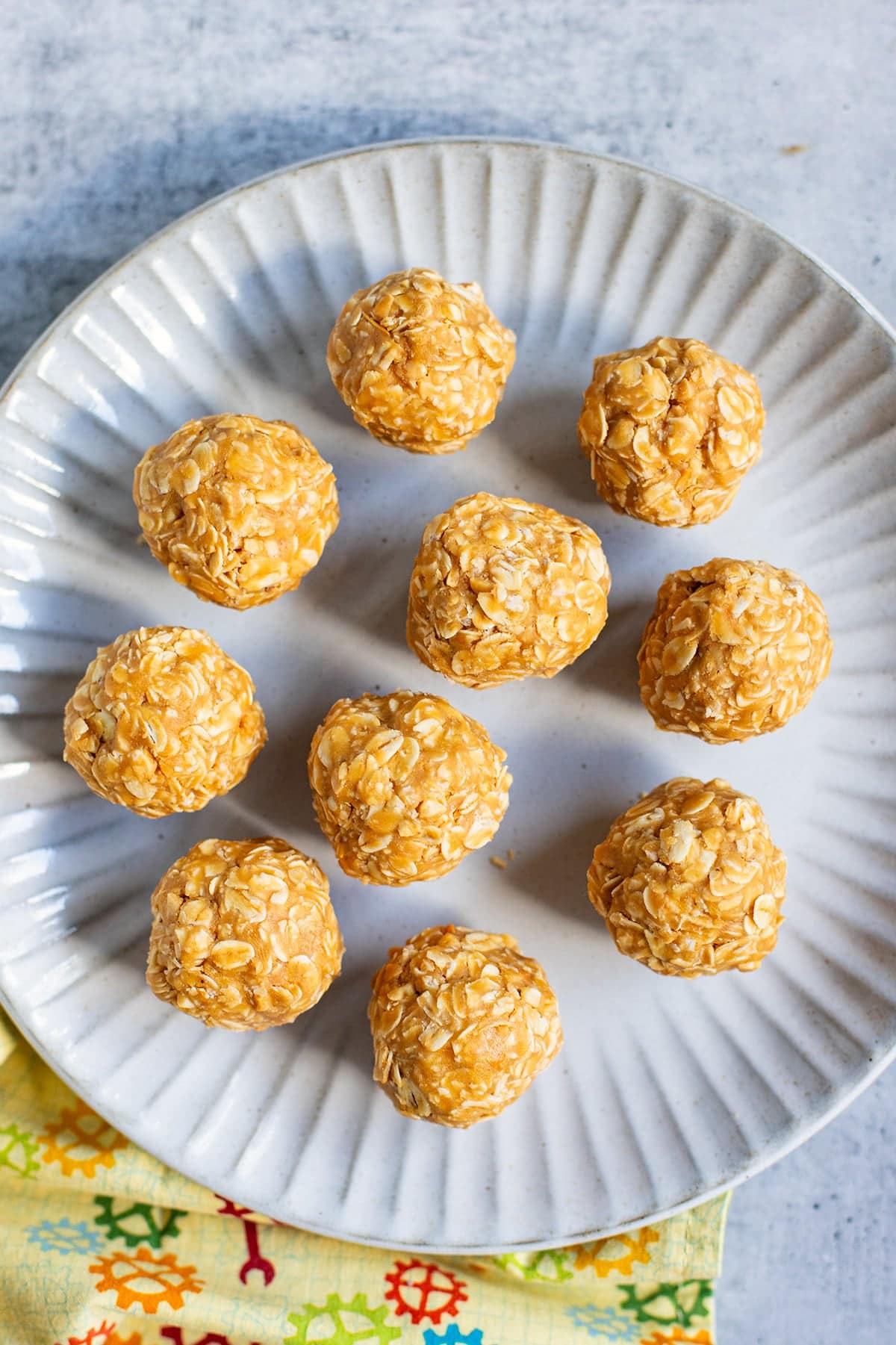 No bake bliss balls with oats and nut butter.