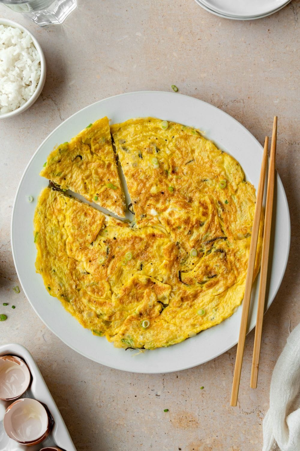 Vietnamese Egg Omelet (Trứng Chiên)