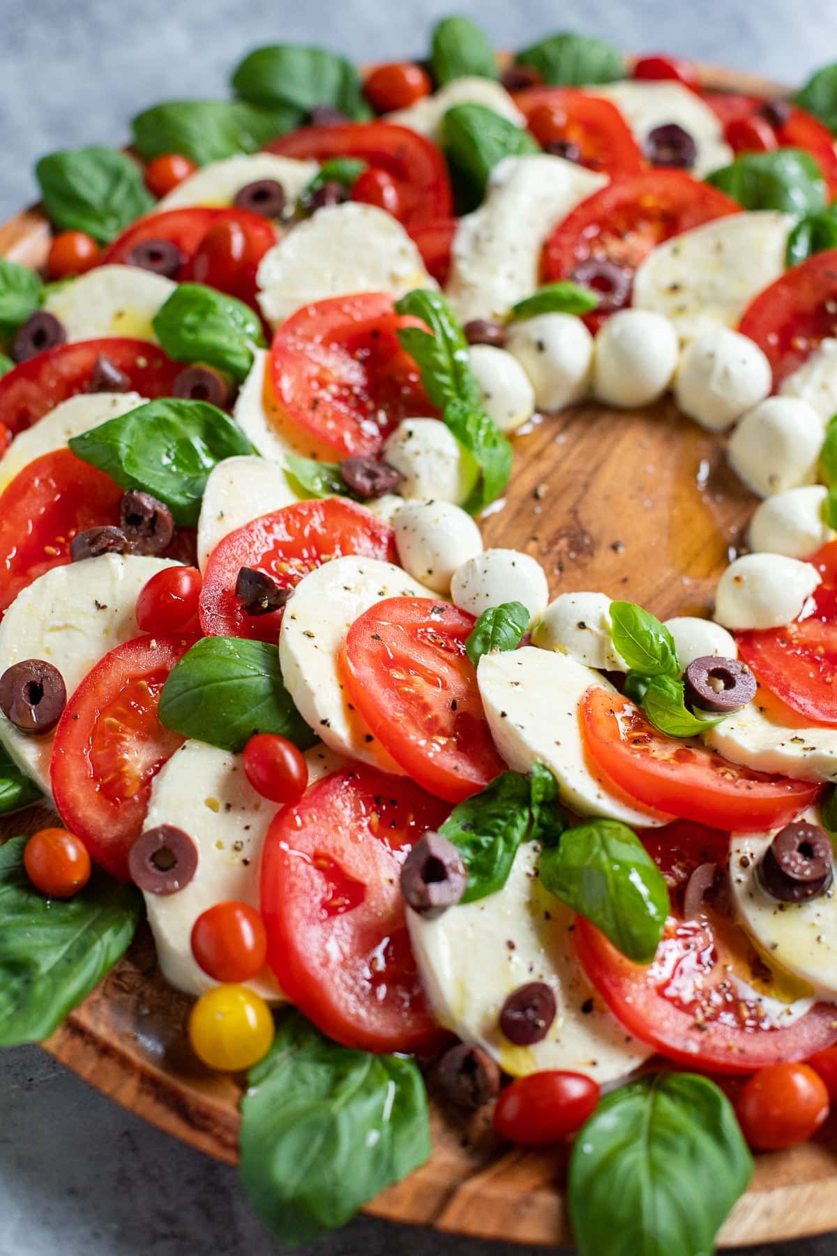 appetizer caprese wreath