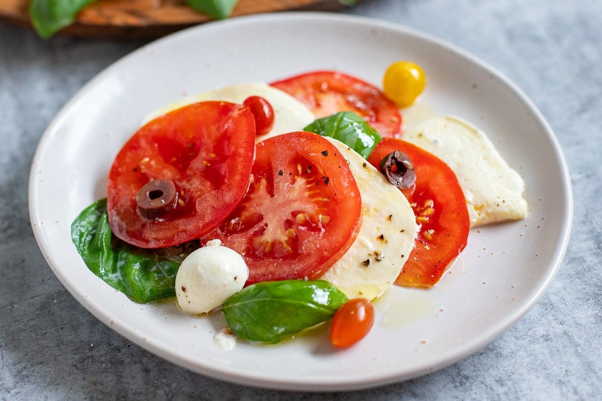 mozzarella tomato salad