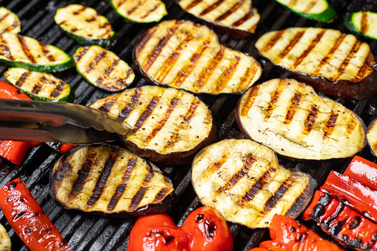 Grilling vegetables