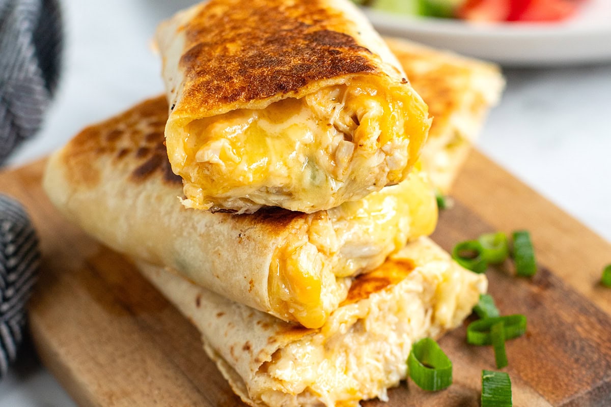 Cheesy Garlic Chicken Wraps