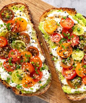 Avocado Toast With Cottage Cheese