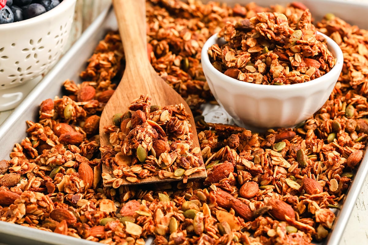 Homemade Granola (With Peanut Butter)